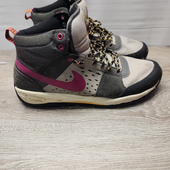 Nike ACG Air Alder Mid Hiking Trail Frame Boots 599660-060 Men’s Size 13 - Picture 7 of 7